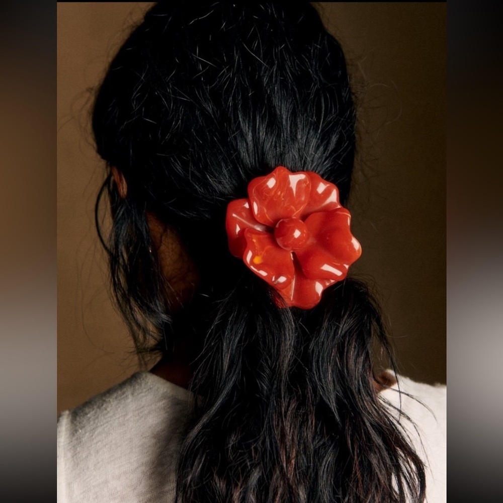 Sézane Kianar Scrunchie - NWT - Picture 3 of 8